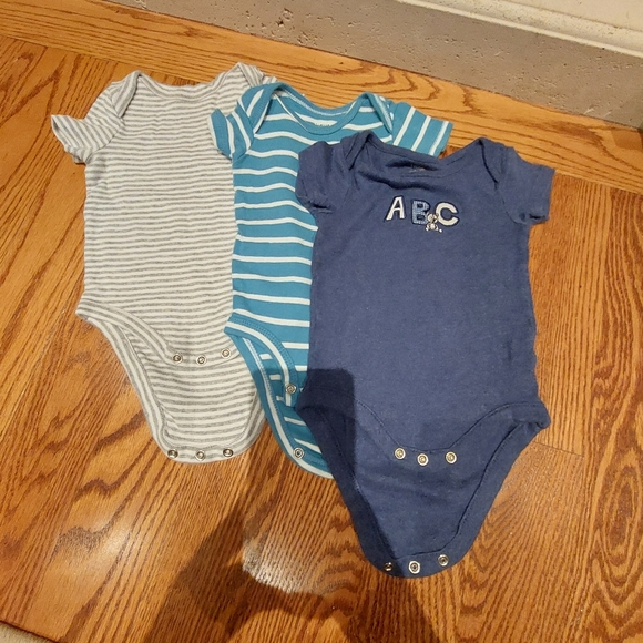 Carter's asaorted onesies sz 3mo - Picture 3 of 3